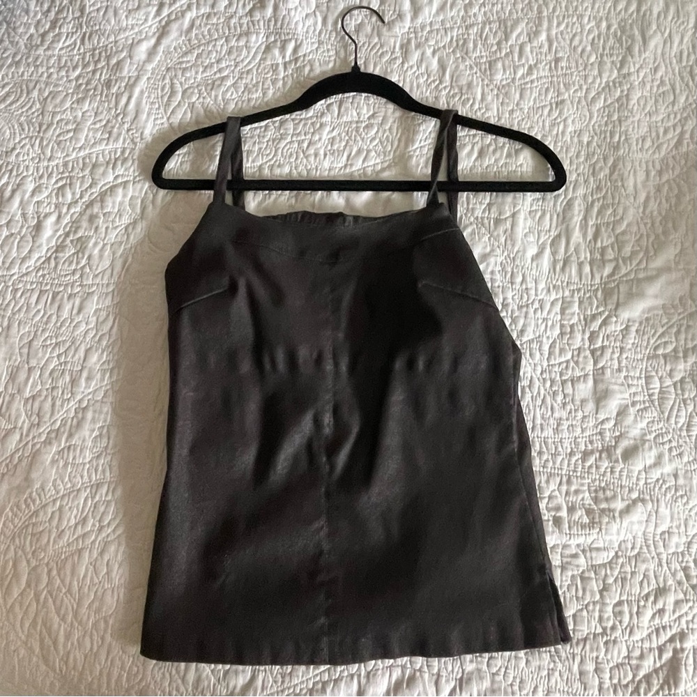 hailee black tank top
